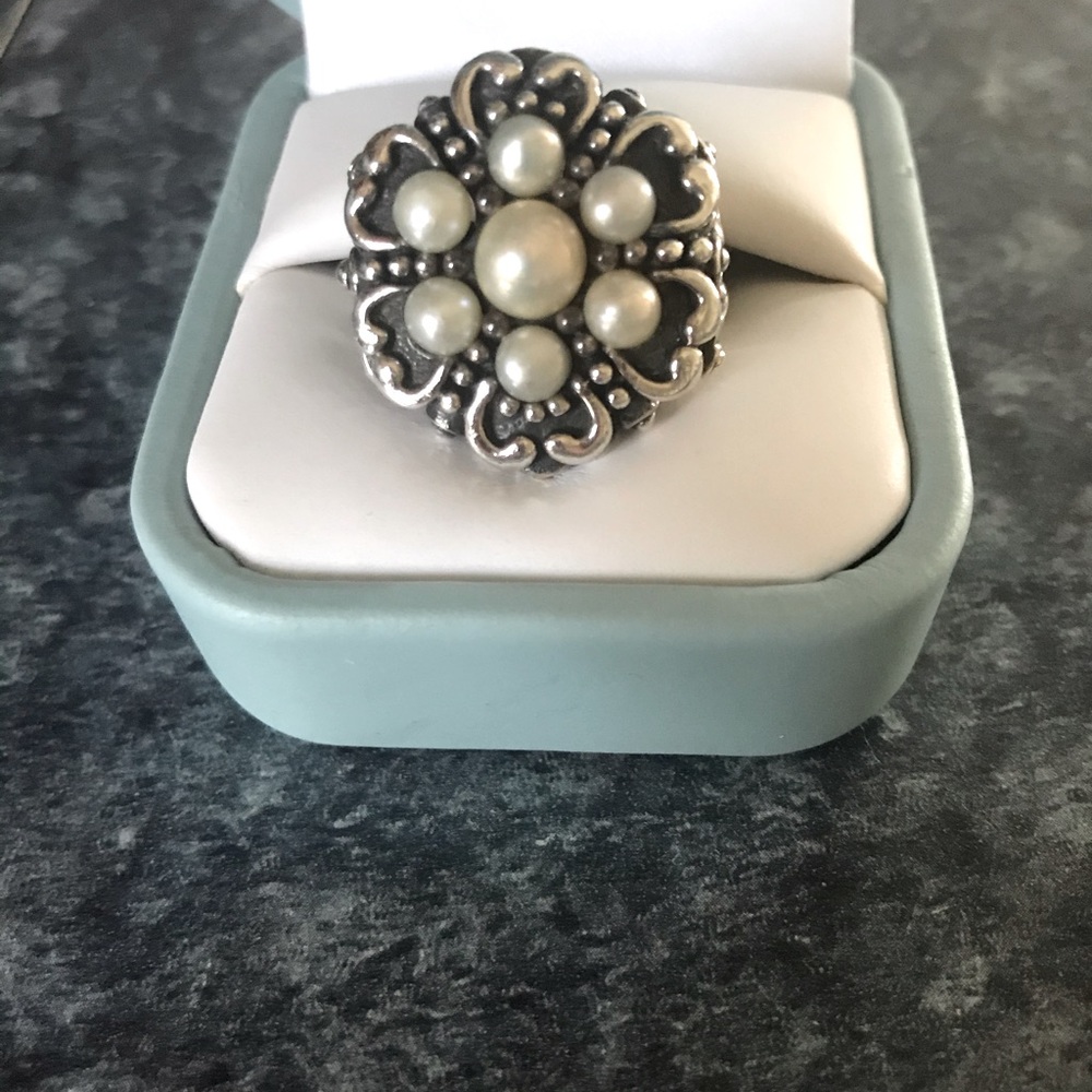 Sterling silver pearl ring
